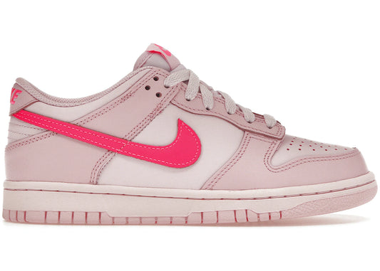 Nike Dunk Triple Pink